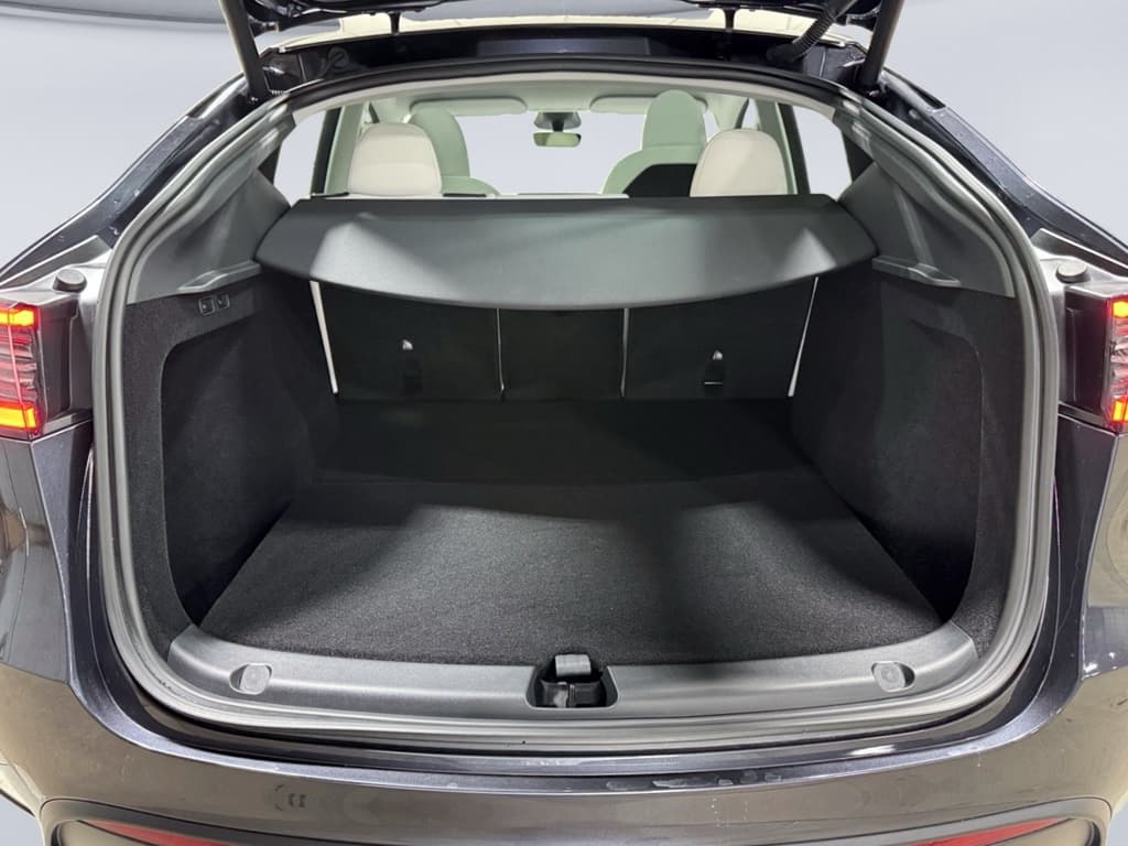 2025 Tesla Model Y view 26