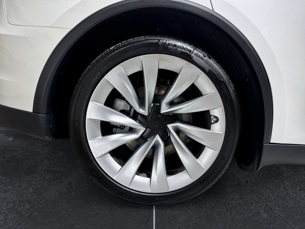 2026 Tesla Model Y view 36