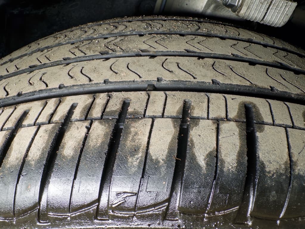 2022 Tesla Model S view 37