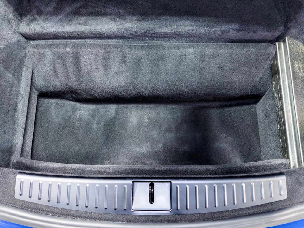 2022 Tesla Model S view 27