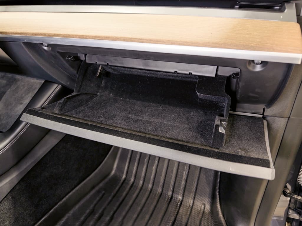 2022 Tesla Model Y view 19