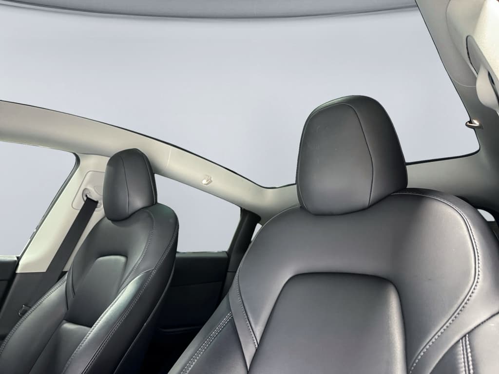 2022 Tesla Model Y view 23