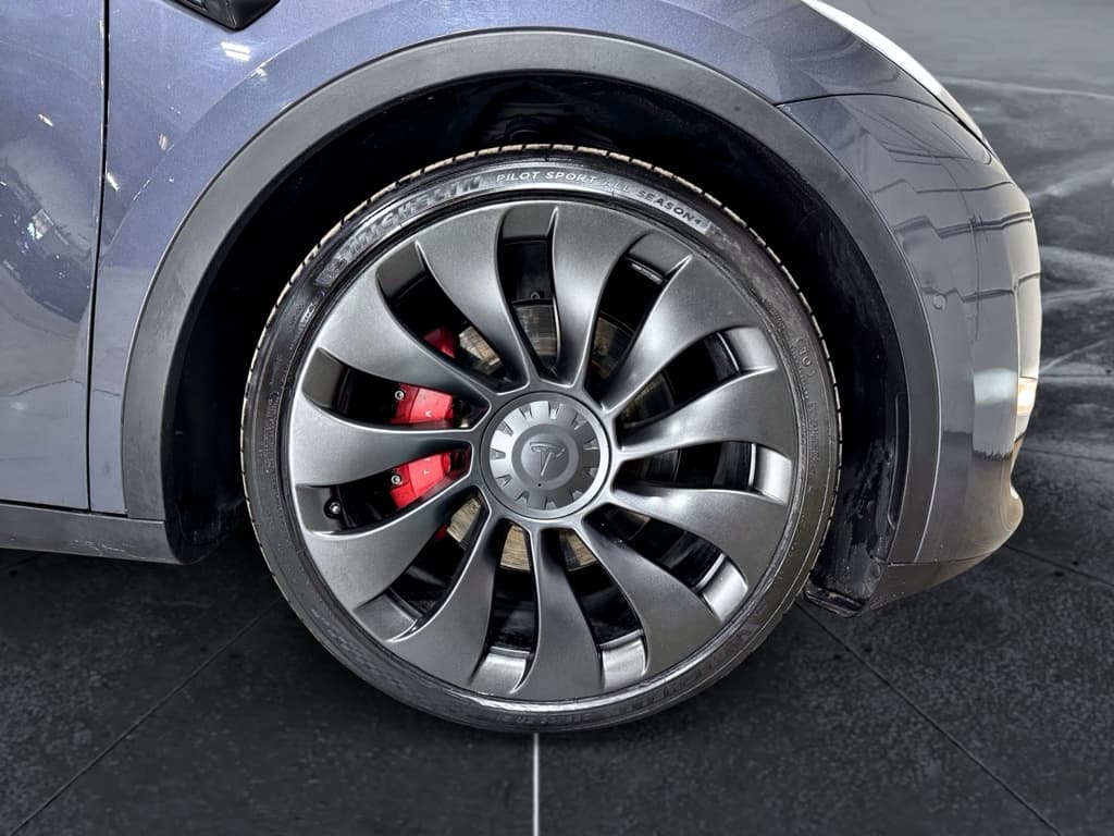 2022 Tesla Model Y view 34