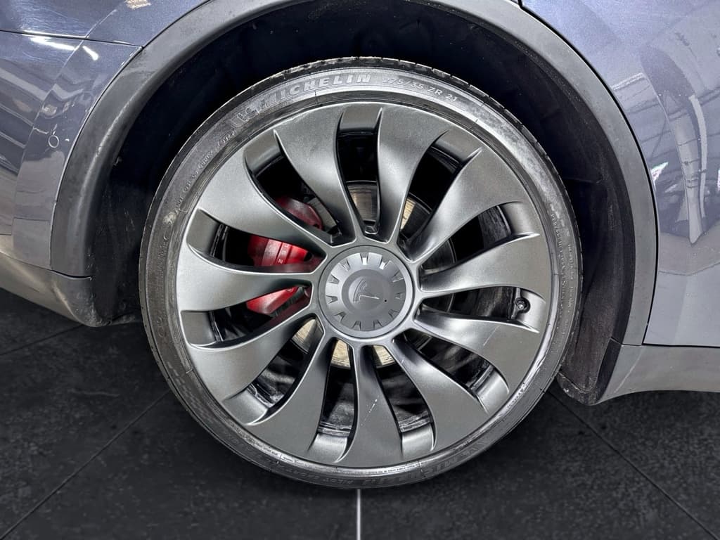 2022 Tesla Model Y view 36