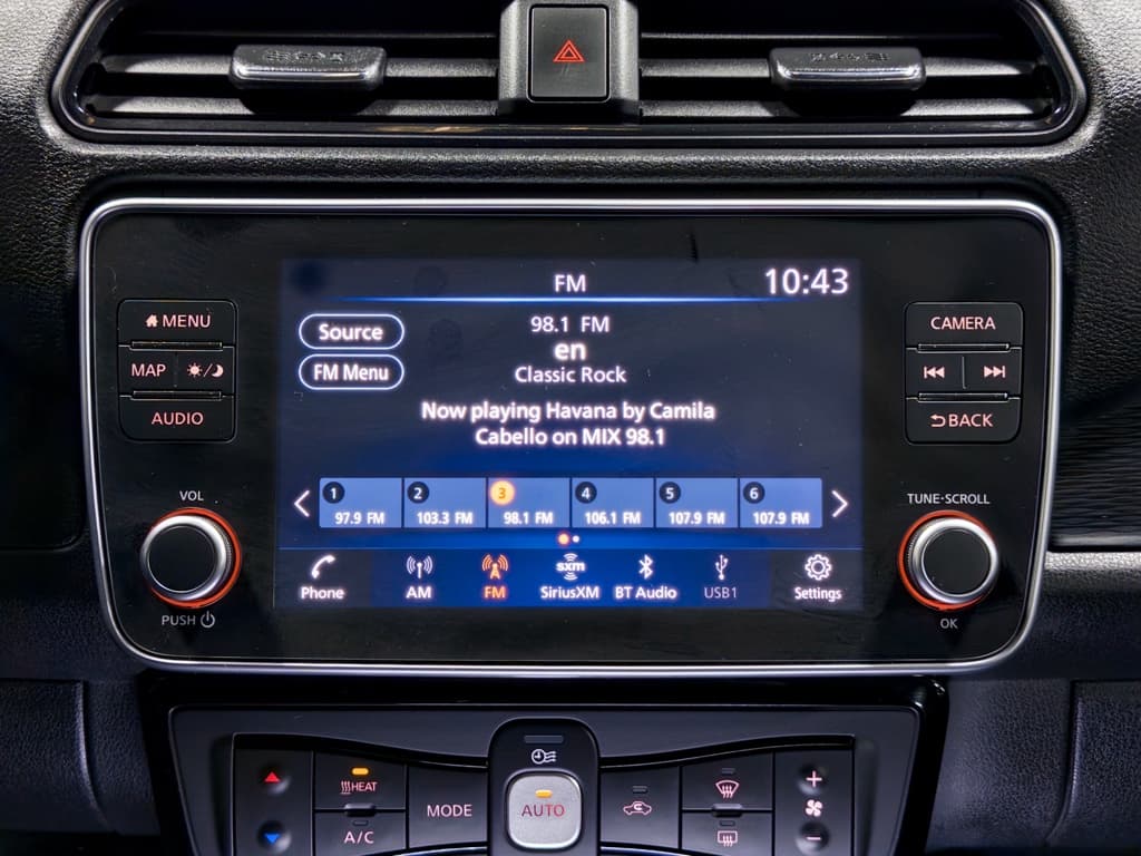 2021 Nissan LEAF view 13