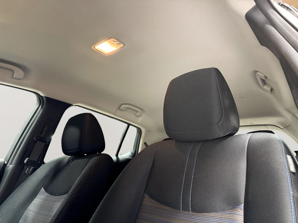 2021 Nissan LEAF view 24