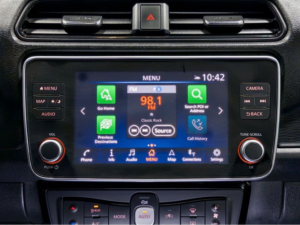 2021 Nissan LEAF view 11