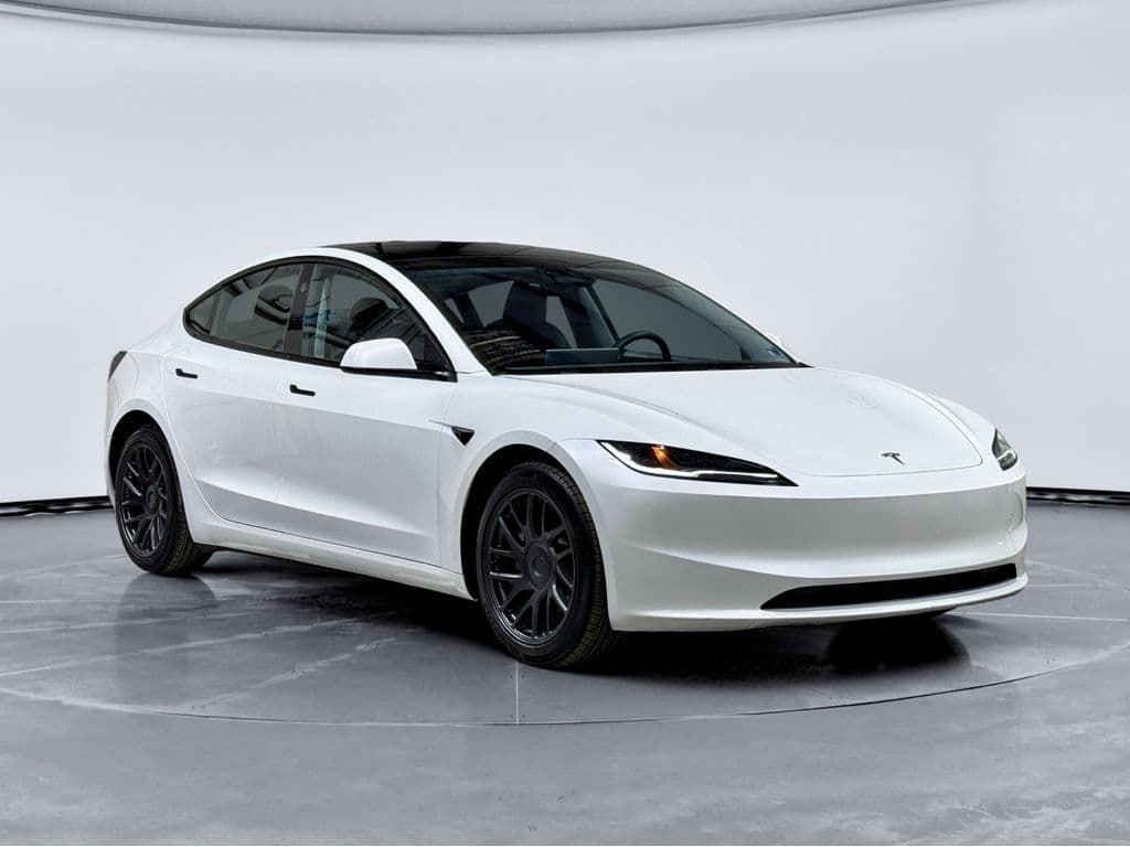 2024 Tesla Model 3 view 4