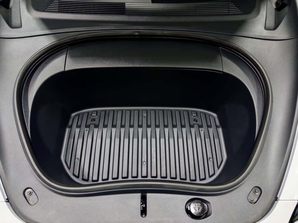 2024 Tesla Model 3 view 24