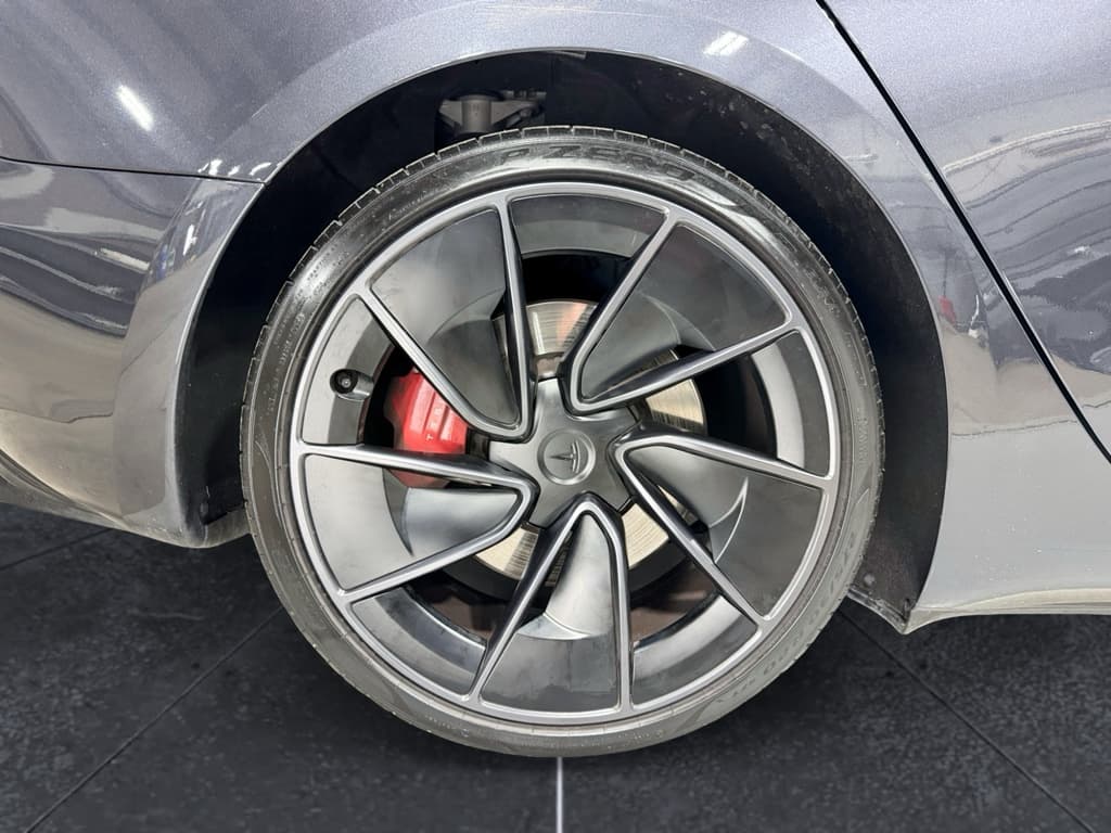 2024 Tesla Model 3 view 35