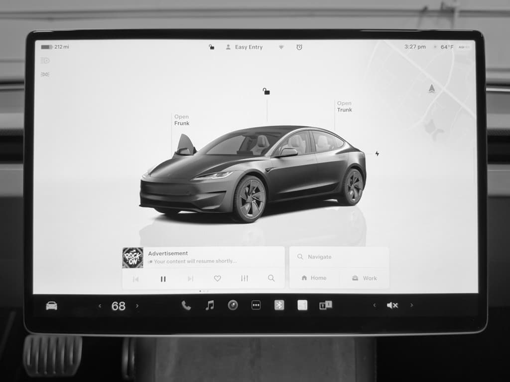 2024 Tesla Model 3 view 8