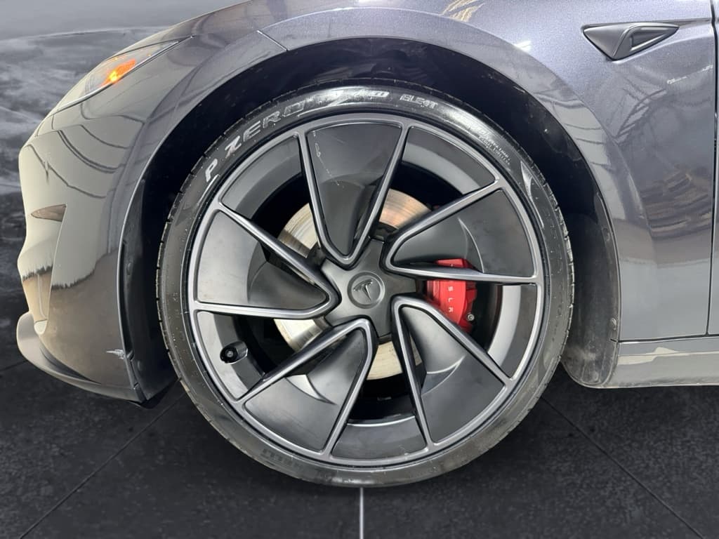 2024 Tesla Model 3 view 29