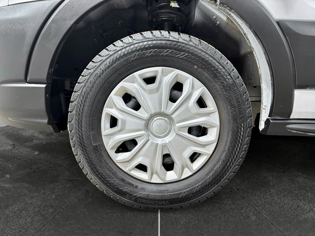 2023 Ford E-Transit view 32