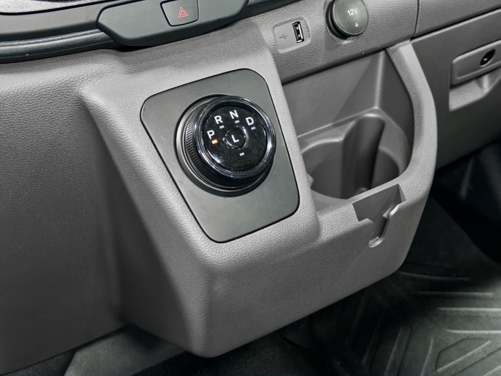 2023 Ford E-Transit view 20