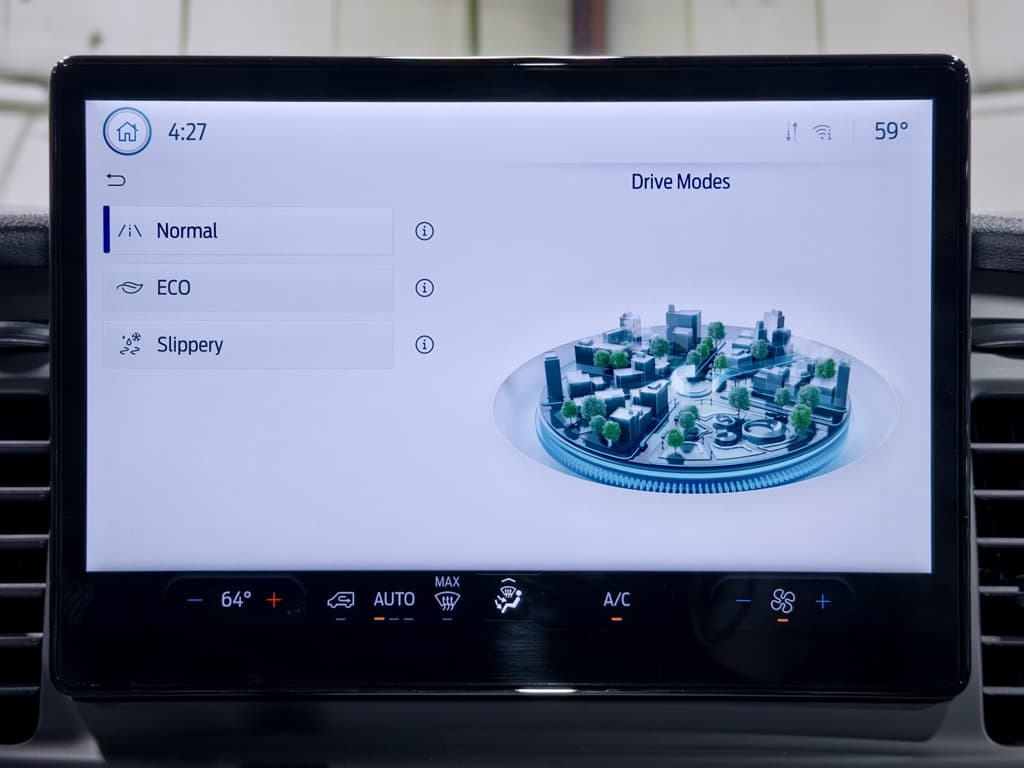 2023 Ford E-Transit view 10