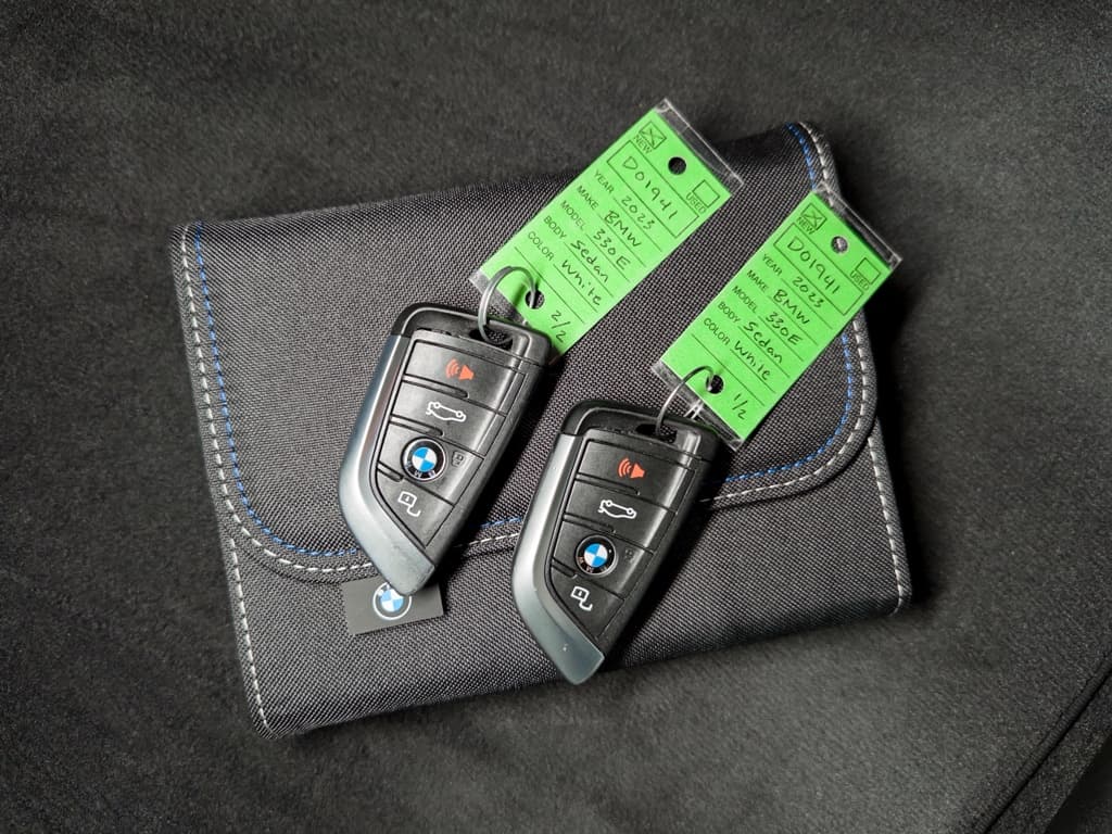 2023 BMW 3 series view 24