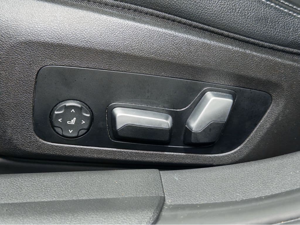 2023 BMW 3 series view 7