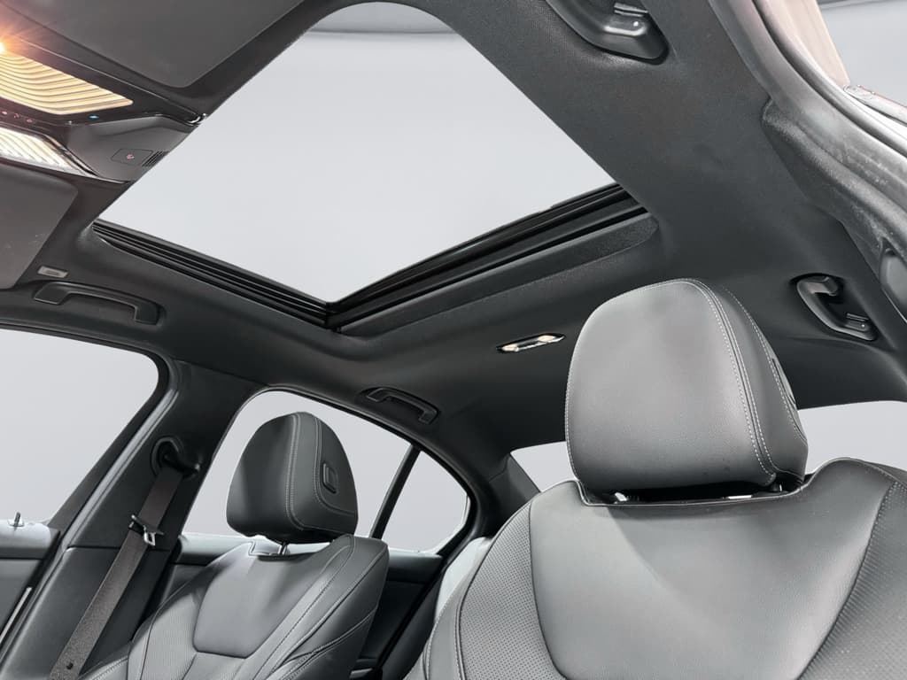 2023 BMW 3 series view 25