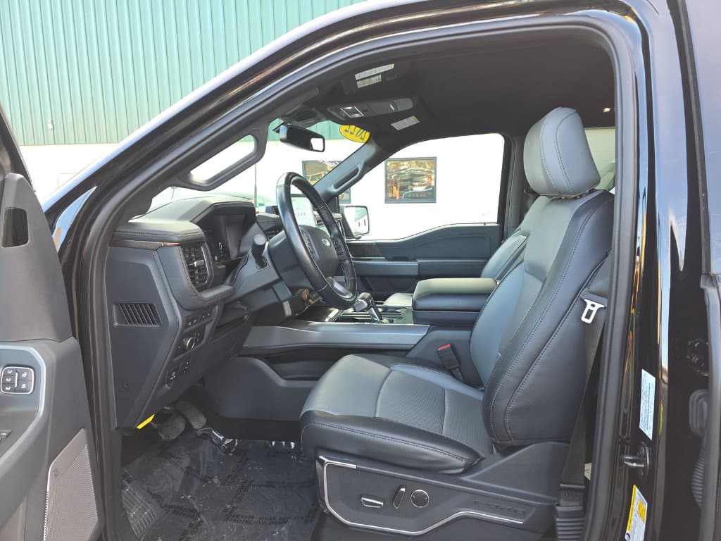 2022 Ford F-150 Lightning view 5