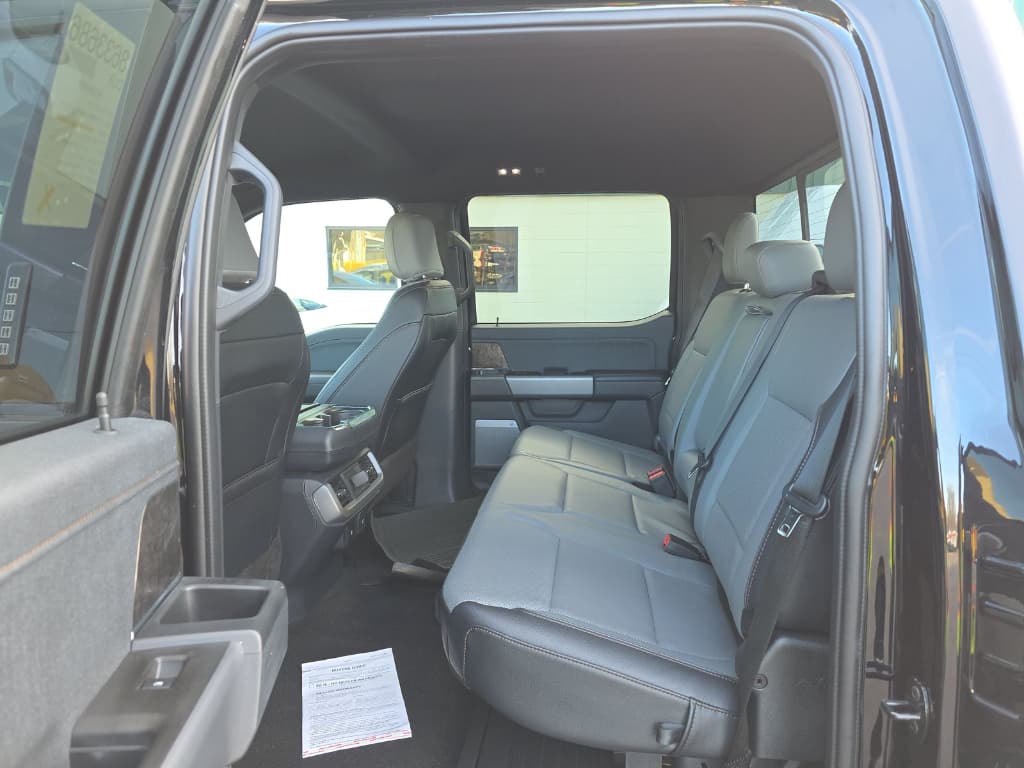 2022 Ford F-150 Lightning view 6